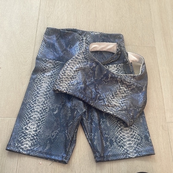 Onzie set short and crop top - Picture 2 of 2